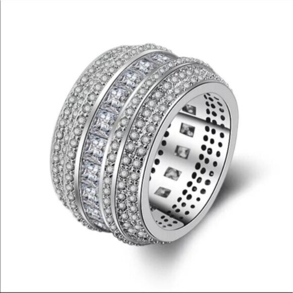 NEW LUXURY 925 STERLING SILVER DIAMOND BAND RING, CUTE RING, SHINY RING. - Picture 3 of 5